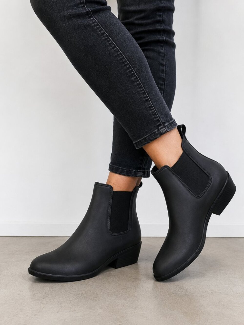 Jeffrey Campbell Havana Last Chelsea Rain Boots Women’s Size 8 Black Waterproof